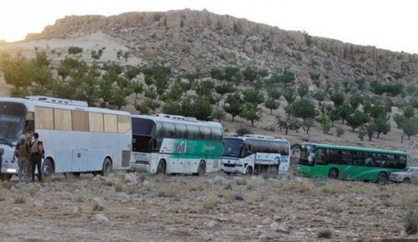 آغاز انتقال تروریست‌های سرایا الشام از عرسال به قلمون

