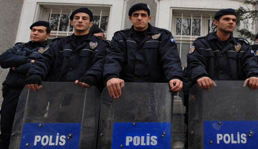 تروریست داعشی، پلیس ترک را با چاقو کشت