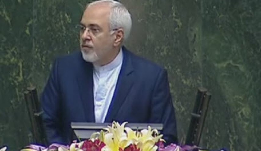 ظریف: محور دیپلماسی را اقتصاد قرار می‌دهیم