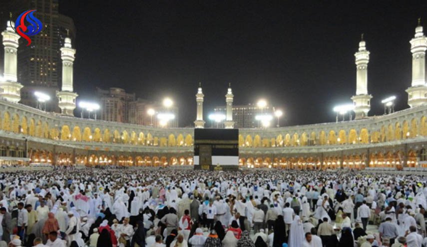 رهبر انقلاب در لباس احرام +عکس