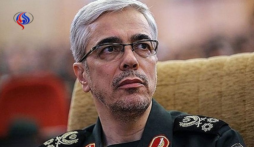 سرلشکر باقری از نمایشگاه دستاوردهای قرارگاه پدافندهوایی بازدید کرد