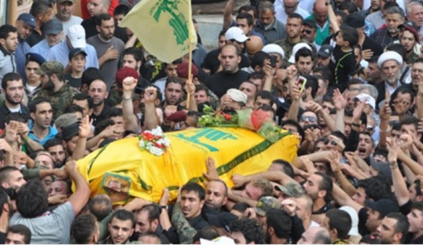 حزب الله پیکر دو شهید را تحویل گرفت

