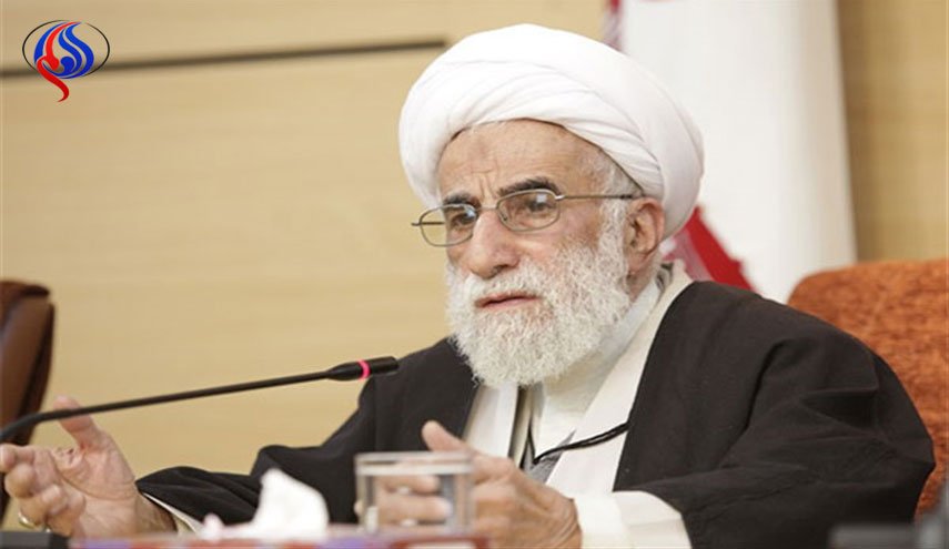 غیبت روحانی در اجلاسیه خبرگان و تذکر آیت‌الله جنتی به رئیس جمهور