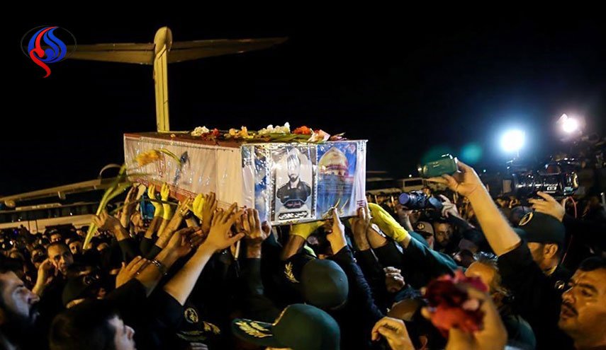 وداع عزاداران حسینی با پيكر مطهر شهيد حججي تا ساعتي ديگر
