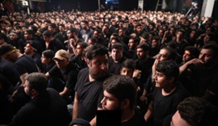 روایت خواننده پاپ از نوکری امام حسین در منزل پدری + عکس