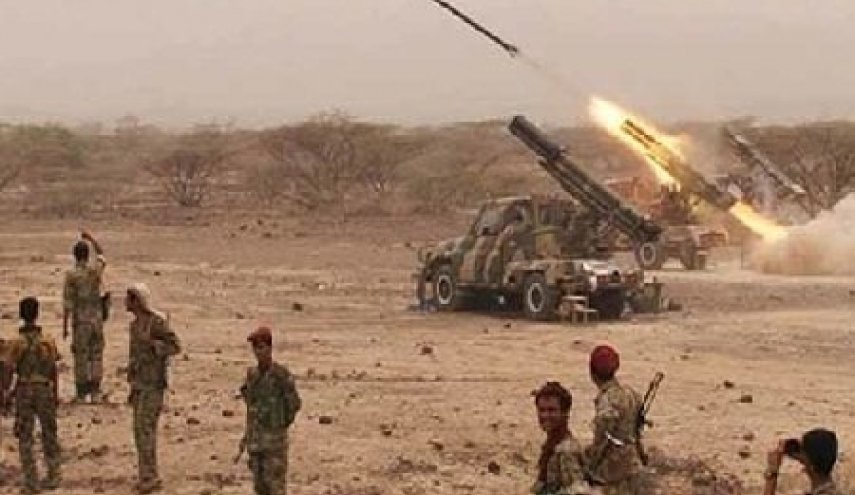 شلیک موشک زلزال 2 به تجمعات مزدوران سعودی در استان تعز