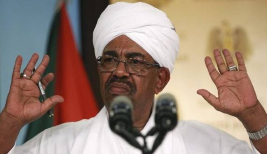 كم يبلغ إجمالى الخسائر السودانیة خلال العقوبات؟