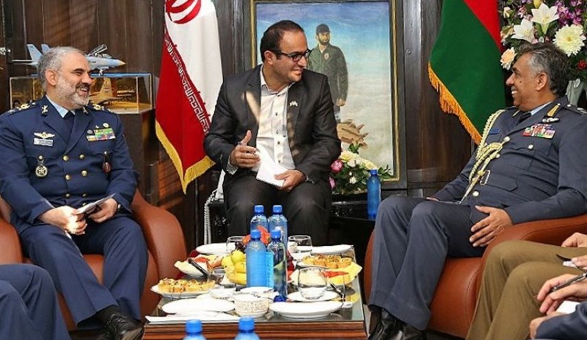 دیدار فرمانده نیروی هوایی عمان با فرمانده نیروی هوایی ارتش + جزئیات
