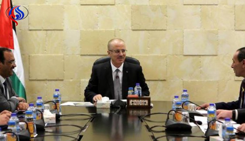 رئيس الوزراء الفلسطيني يجتمع مع اللجنة الخاصة بانضمام فلسطين للانتربول