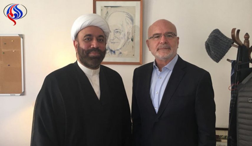 مقرر الأمم المتحدة يناقش استهداف الحقوقيين البحرينيين مع الشيخ السلمان