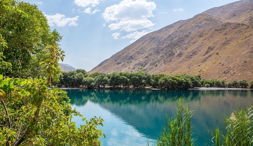 بحيرة گهر في مدينة دورود في ايران 