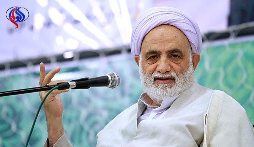 ضرغامی: آقای قرائتی گفتند از برخورد با «آقای دوربینی» پشیمان هستند و عذرخواهی کردند