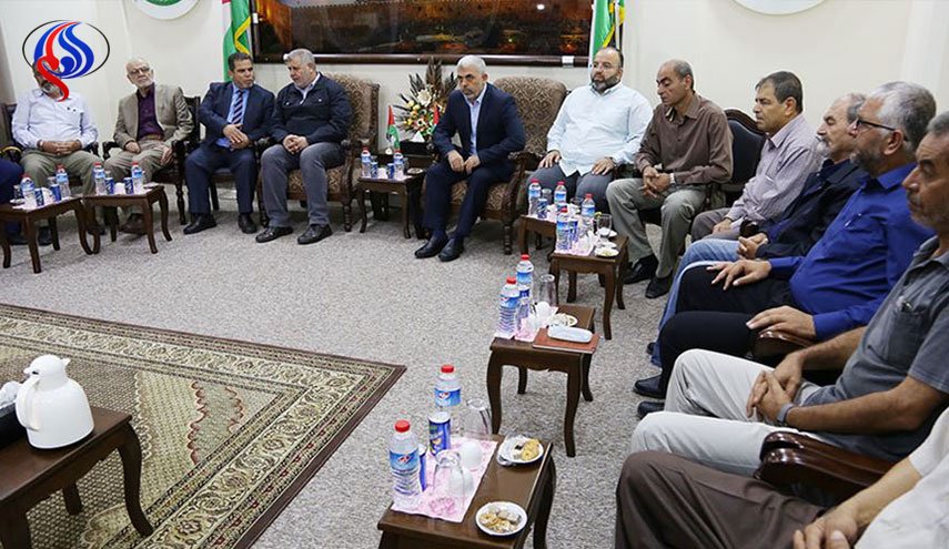 بالصور.. الفصائل الفلسطينية تحضر للمغادرة الى القاهرة لاستكمال المصالحة