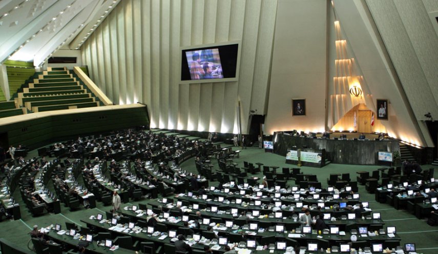 زنگنه: در انتقال پول با اروپایی‌ها مشکلی نیست/ وزارت نفت برنامه‌ای برای پرداخت بدهی‌ها به بانک مرکزی ندارد