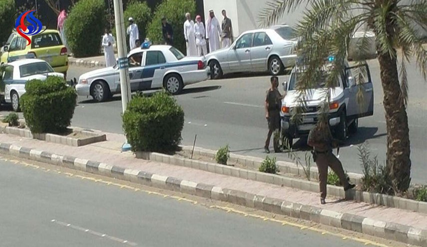 سيدة تقتحم بنكًا، وتحاول قتل موظف ..في هذه الدولة العربية !