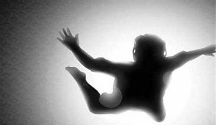 لحظه نجات دختر جوان از خودکشی در پایتخت + عکس