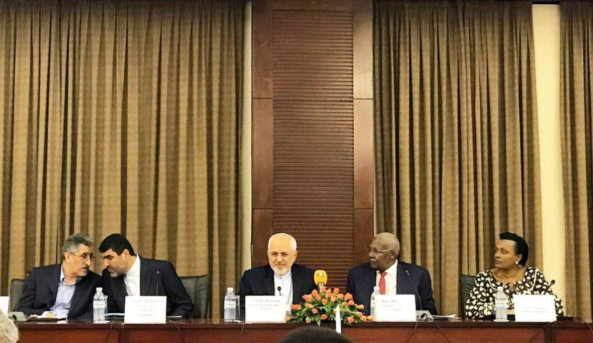 افتتاح مجمع تجاری ایران و اوگاندا با حضور وزرای خارجه دو کشور
