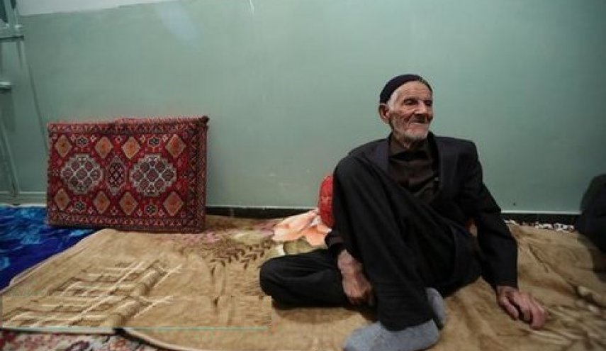 كبار المسؤولين يعزون بوفاة والد قائد فيلق القدس قاسم سليماني 
