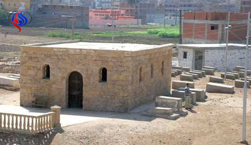 سفير الاحتلال الإسرائيلي لدى مصر يزور ضريح 