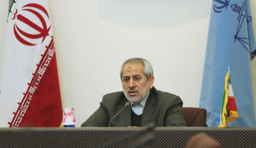 تذکر پیامکی به متخلفان کشف حجاب در خودرو/ پدیده پرنسس‌ها ترویج فرهنگ اشرافی‌گری