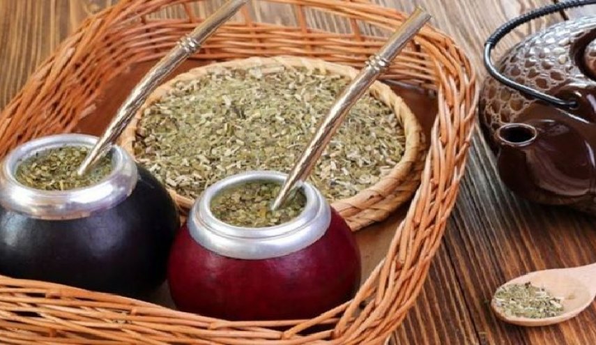ليست “نكتة”.. “حرب المتة” تستعر لدرجة التوزيع على “البطاقة الذكية”!