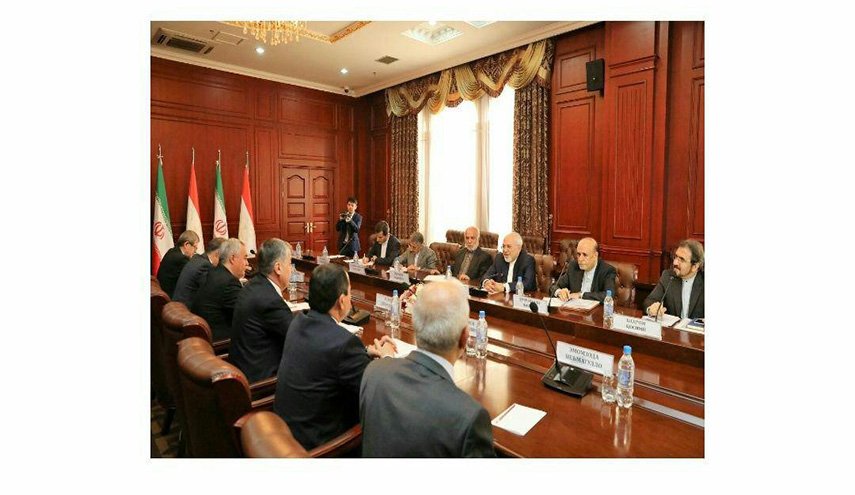ظریف با همتای تاجیک خود دیدار کرد