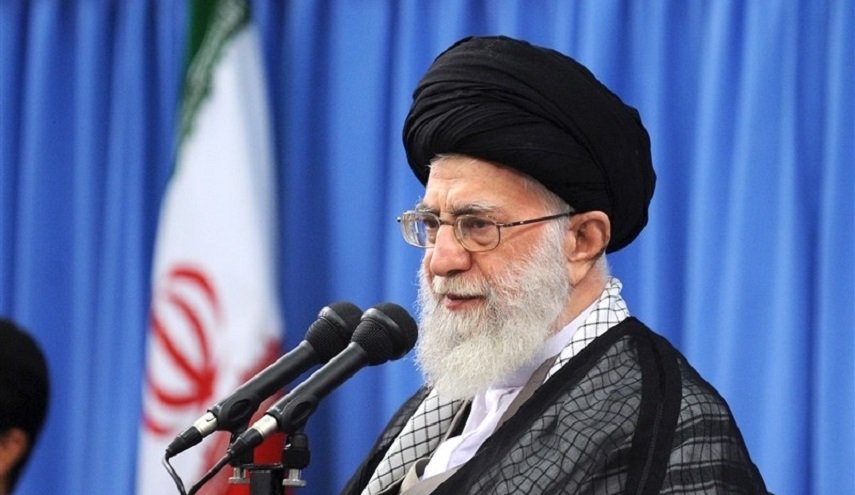 آية الله خامنئي يعزي ضحايا الزلزال ويدعو لإغاثة سريعة