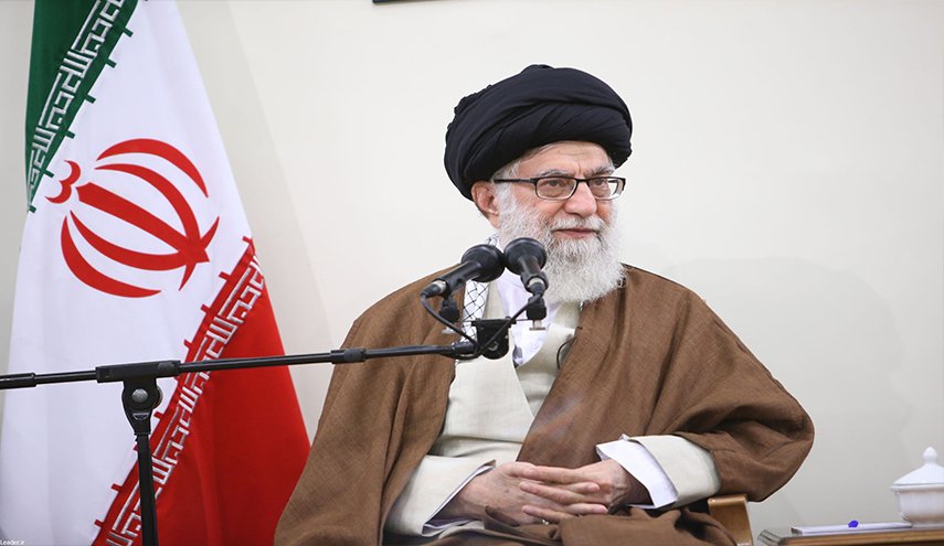 قائد الثورة يشيد بمناقب العلامة الفقيد محمد تقي جعفري