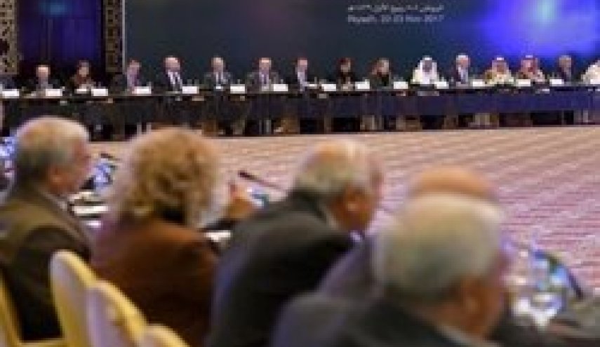 خروج نمایندگان تریبون مسکو و قاهره از نشست روز دوم معارضان سوریه در ریاض
