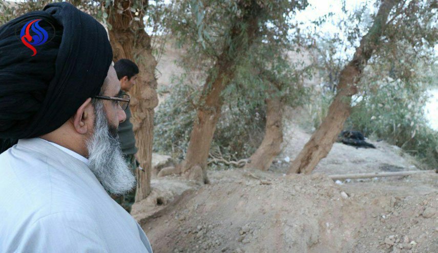 نماینده مقام معظم رهبری در سوریه با رزمندگان مقاومت در البوکمال دیدار کرد