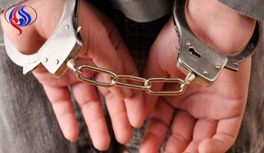 اعتقال مشعوذ جزائري ونشطاء يعرضون صور ضحاياه لفكّ سحرهم!
