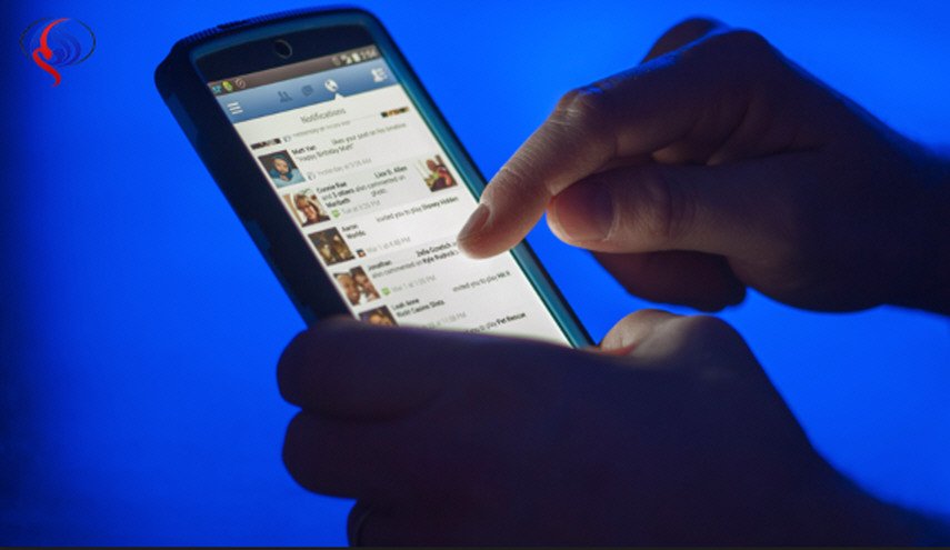ضوء الهاتف قد يسبب لك مشاكل صحية خطيرة