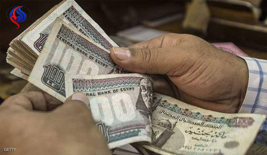 أكبر انخفاض للجنيه المصري أمام الدولار في 4 أشهر