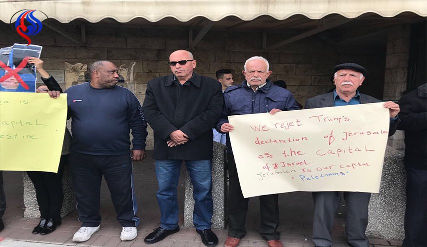 تجمع فلسطینی ها مقابل کنسولگری آمریکا در قدس اشغالی + تصاویر