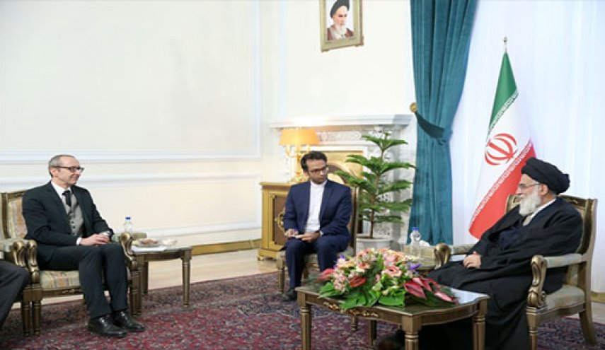 آیت‌الله هاشمی شاهرودی: با وجود نقض عهدهای متعدد از سوی آمریکا به برجام متعهد هستیم