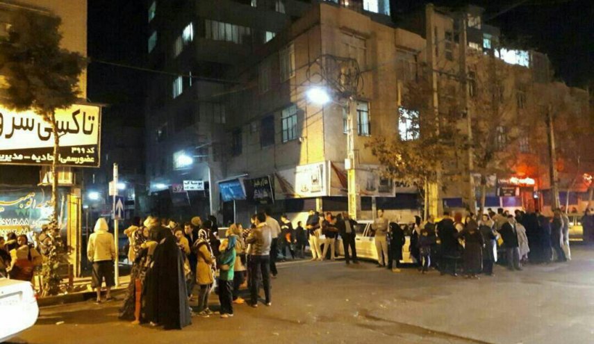 گزارش تصویری از لحظات پس از زمین لرزه چهارشنبه شب