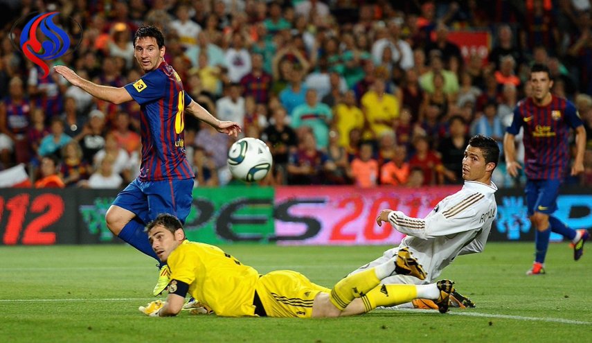 لاعب عربي يتفوق على ميسي ورونالدو باستفتاء أفضل لاعب في 2017!