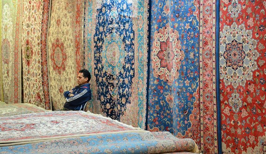 معرض السجاد اليدوي في مدينة قزوين الايرانية