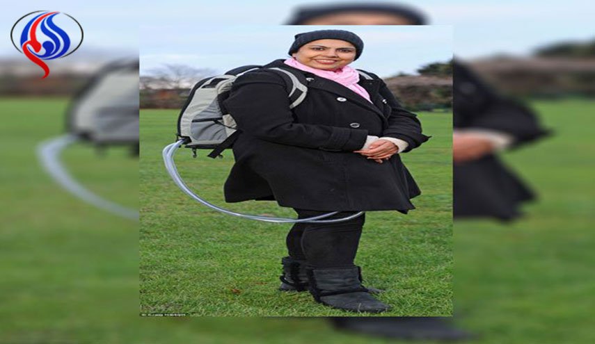 بالصور : عربية تعيش بقلب داخل حقيبة ظهر !!