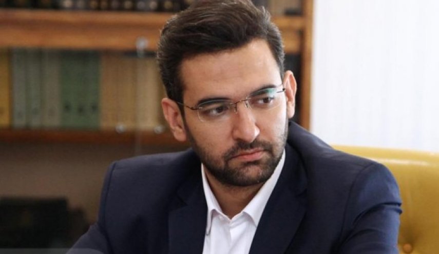 آذری جهرمی: قطع دائمی تلگرام صحت ندارد 
