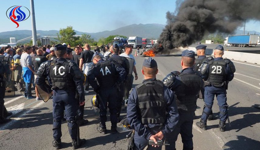 احتفال عنيف بفرنسا بالعام الجديد وأرقام صادمة لأعمال الشغب