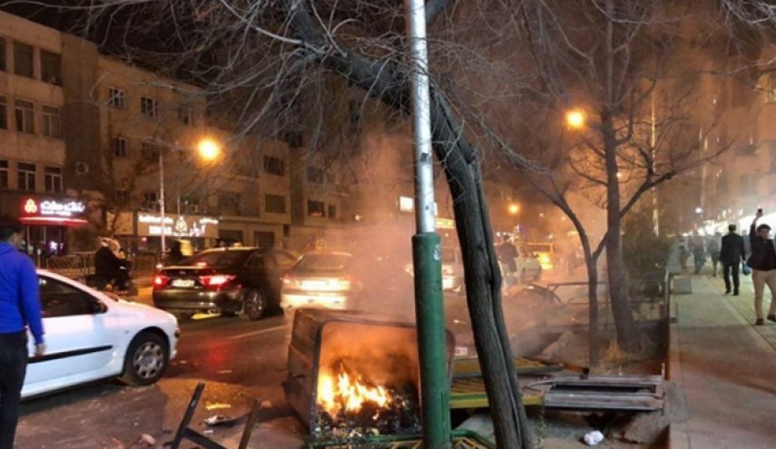 وبگاه صهیونیستی: آمریکا به ایران حملات هوایی و موشکی کند!

