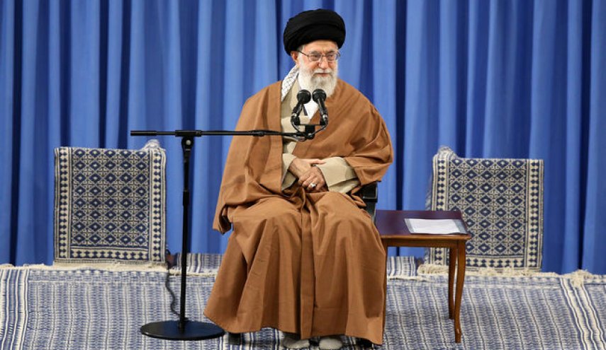 اگر مسئولان ضعف‌ها را برطرف کنند، آمریکا هیچ غلطی نمی‌تواند بکند/ آمریکا و رژیم صهیونیستی، یک دولت خلیج فارس و منافقین قضایای اخیر را سازمان دادند