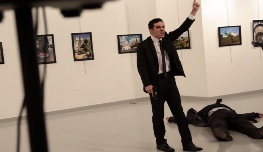 أنباء حول اعتقال مشتبه به في قضية مقتل السفير الروسي لدى تركيا
