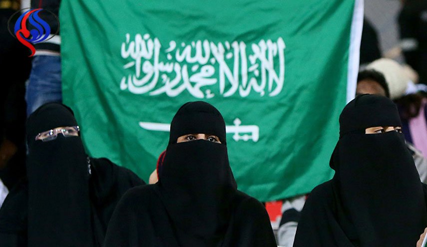 السعودية تتيح للأجنبيات العمل في مهن المواطنين بشرط!