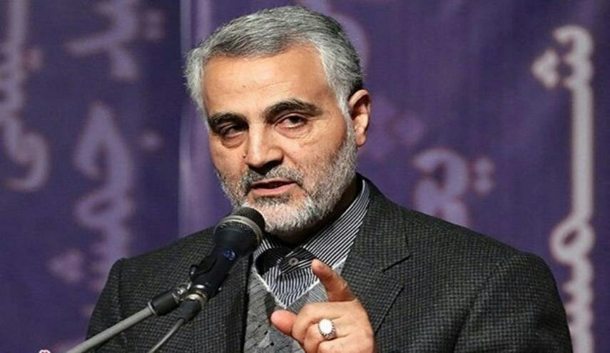 سردار سلیمانی: این غلط است که پای سفره نظام باشند و پز اپوزوسیونی بدهند