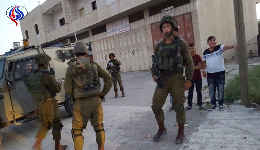 الاحتلال يعتقل فتاة فلسطينية قرب الحرم الابراهيمي 