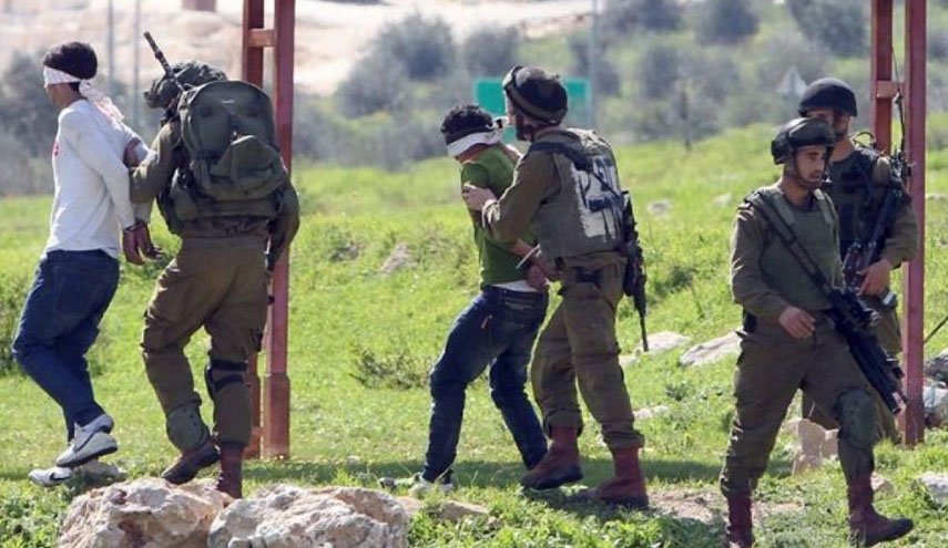 الاحتلال يعتقل 20 مواطناً من الضفة والقدس