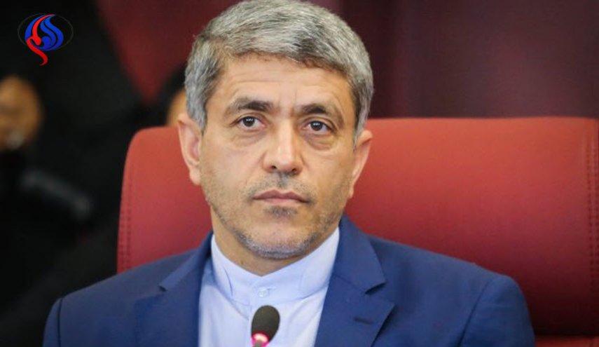  المستشار الأعلى للرئیس الايراني یحصل على میدالیة سنغافورة للعلوم الإقتصادیة