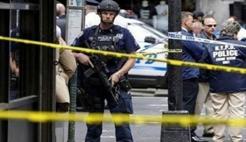 مراسلة صحفية تغطي حادث إطلاق نار وتتفاجأ بابنها مشتبها به!!